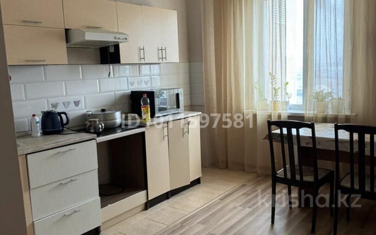 3-комнатная квартира · 90 м² · 15/17 этаж, Богенбай батыра 56Е за 350 000 ₸ в Астане, р-н Байконур — фото 2