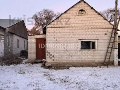 Отдельный дом · 2 комнаты · 63 м² · 7 сот., Старый город, Ск Актюбрентген 2 39 — Старая мечеть за 10 млн ₸ в Актобе