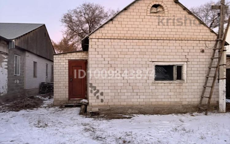Отдельный дом · 2 комнаты · 63 м² · 7 сот., Старый город, Ск Актюбрентген 2 39 — Старая мечеть за 10 млн ₸ в Актобе — фото 3