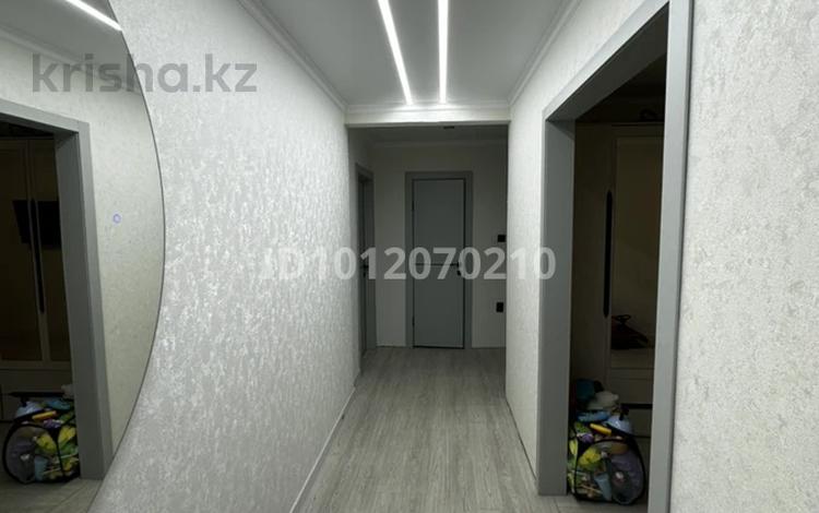 3-комнатная квартира · 68 м² · 3/5 этаж, Бауыржан Момышулы 4 — Ауэзова Царева за 23.5 млн ₸ в Аксу — фото 2