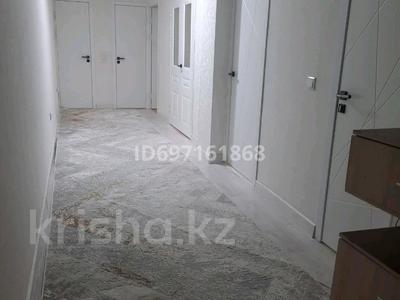 2-бөлмелі пәтер · 77.8 м² · 1/5 қабат, Арай-2 3, бағасы: 25 млн ₸ в Таразе