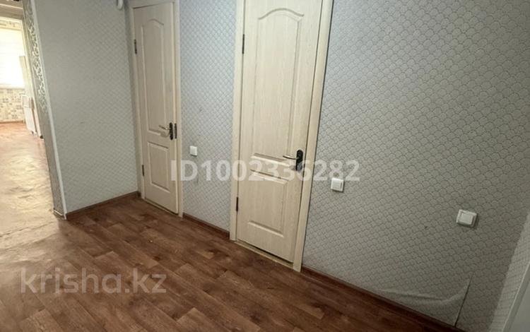 3-комнатная квартира · 70 м² · 1/9 этаж, мкр Нурсат 2 52 — Синие дома. вдоль дороги 1 линия. напротив школы гимнастика за 170 000 ₸ в Шымкенте, Каратауский р-н — фото 2