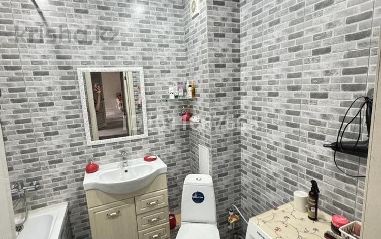 2-бөлмелі пәтер · 63.1 м² · 2/10 қабат, мкр Кадыра Мырза-Али 17, бағасы: 37 млн ₸ в Уральске — фото 2