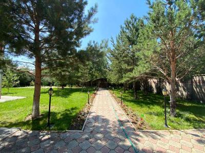 Отдельный дом · 6 комнат · 500 м², Жылыой за 3.2 млн 〒 в Астане, Есильский р-н