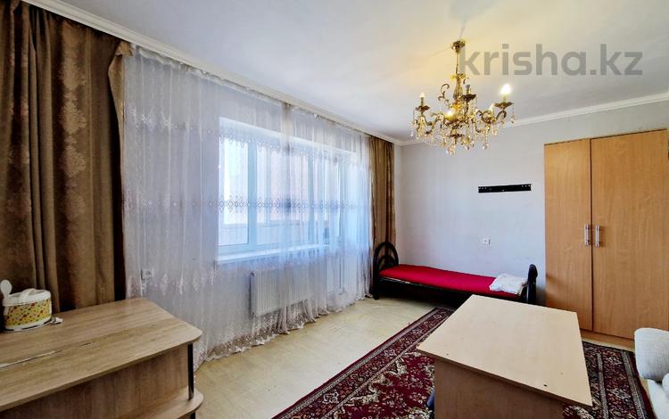 2-комнатная квартира · 78 м² · 2/16 этаж, мкр Юго-Восток, Момышулы за 23.5 млн ₸ в Караганде, Казыбек би р-н — фото 2