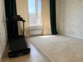 2-комнатная квартира · 56.6 м² · 4/9 этаж, Нажимеденова 31 за 39.2 млн ₸ в Астане, Сарайшык р-н — фото 3