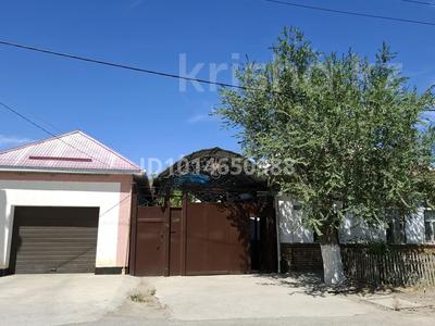 Отдельный дом · 9 комнат · 200 м² · 8 сот., Жусупа Кыдырова 14 — Район вечный огонь за 45 млн ₸ в 
