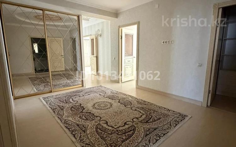3-комнатная квартира · 122.2 м² · 5/16 этаж, 16-й мкр 63/2 за 38 млн ₸ в Актау — фото 2