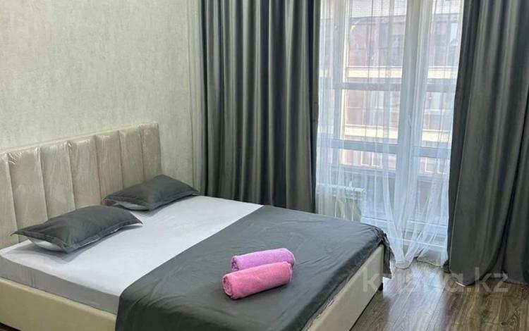 1-комнатная квартира · 45 м² · 5/5 этаж, мкр Юго-Восток, Мкр Степной 1 41/24 — Гульжан, Автостанция, выезд на Астану, Макажанова за 13 000 ₸ в Караганде, Казыбек би р-н — фото 2