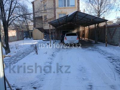 Отдельный дом · 7 комнат · 300 м² · 10 сот., пгт Балыкши, Кумар Жунусов 8 — Гоп 1,наркология,казахтелеком,поликлиника #4 за 90 млн 〒 в Атырау