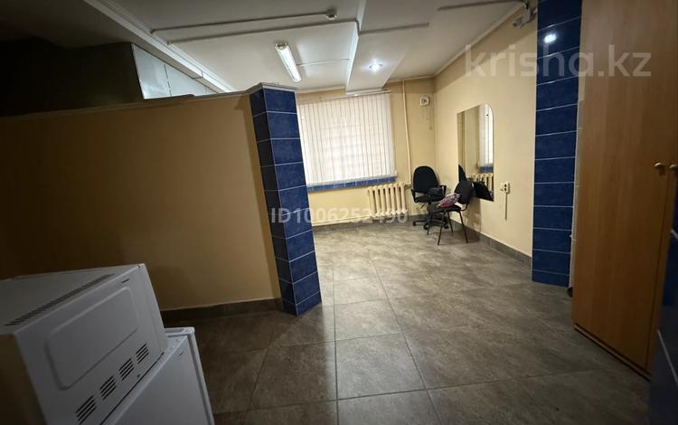 Еркін, кеңселер, дүкендер мен бутиктер, сұлулық салондары, фитнес және спорт, медорталықтар мен дәріханалар, білім орталықтары, ойын-сауық, конференц-залдар, кабинеттер және жұмыс орындары, студиялар · 40 м², бағасы: 250 000 ₸ в Семее — фото 2