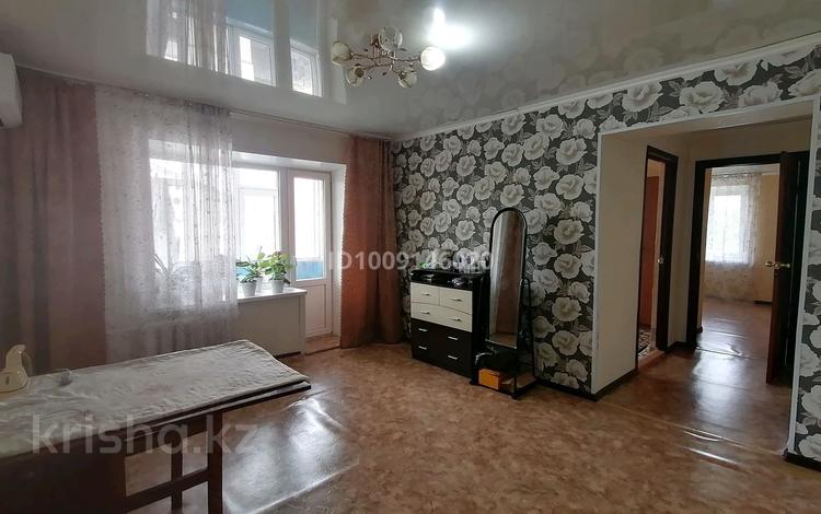3-комнатная квартира · 57 м² · 5/5 этаж, Кердери 125/1 за 16 млн ₸ в Уральске, мкр Школьник — фото 2