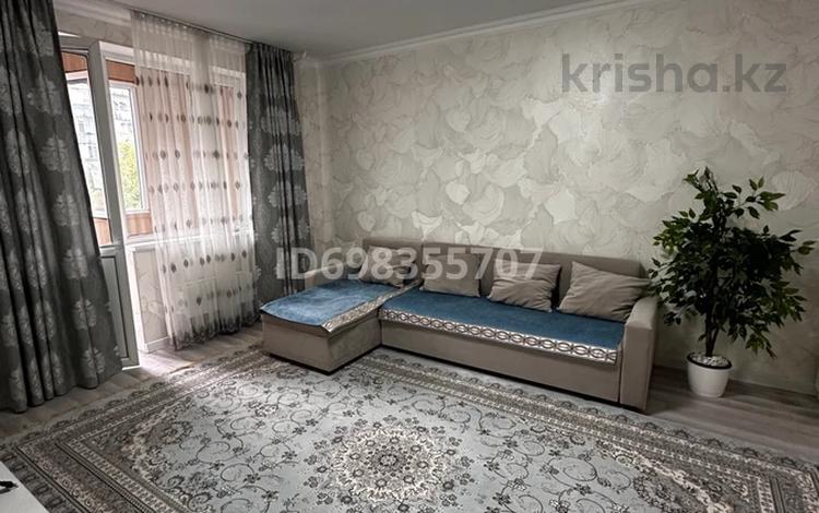 1-комнатная квартира · 40 м² · 4/9 этаж, мкр Мамыр-4 301 за 250 000 ₸ в Алматы, Ауэзовский р-н — фото 2