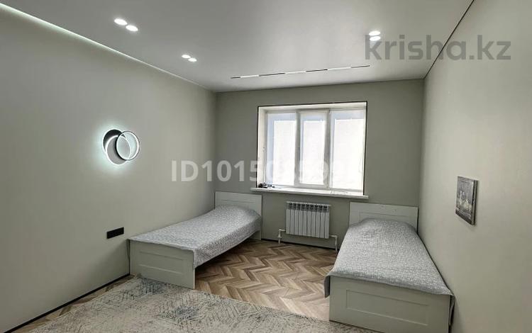 3-комнатная квартира · 98.6 м² · 7/9 этаж, Таумуша Жумагалиева, 10 за 47 млн ₸ в Атырау — фото 2