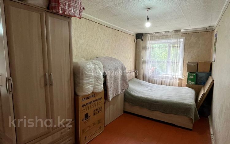 3-бөлмелі пәтер · 61 м² · 2/5 қабат, Сортировка, дружба 129, бағасы: 10 млн ₸ в Караганде, Алихана Бокейханова р-н — фото 2