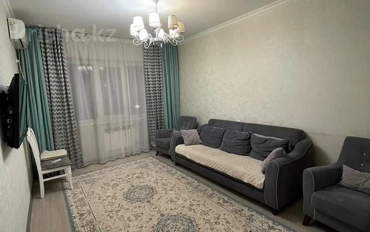 2-комнатная квартира · 60 м² · 2/5 этаж, мкр Аксай-3А за 300 000 ₸ в Алматы, Ауэзовский р-н — фото 2