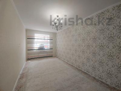 2-комнатная квартира · 63 м² · 1/5 этаж, 9 микрорайон за 25.8 млн 〒 в Уральске
