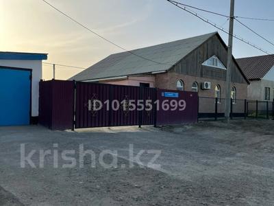 Отдельный дом · 6 комнат · 168 м² · 9 сот., улица Ушкара 5 — Возле 24 школы за 26 млн ₸ в Атырау, мкр Привокзальный-5
