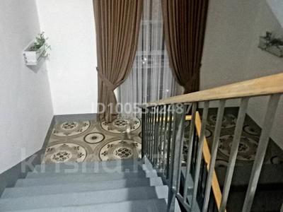 5-комнатная квартира · 150 м² · 5/6 этаж, мкр. Алтын орда, Тәуелсіздік 9 — Мұз айдыны за 45 млн 〒 в Актобе