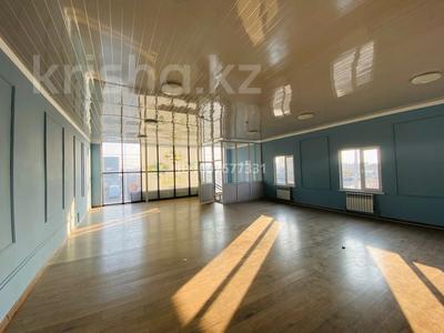 Свободное назначение, офисы, магазины и бутики, медцентры и аптеки, образование, конференц-залы, кабинеты и рабочие места, студии · 95 м² за 190 000 〒 в Таразе, мкр Улы Дала