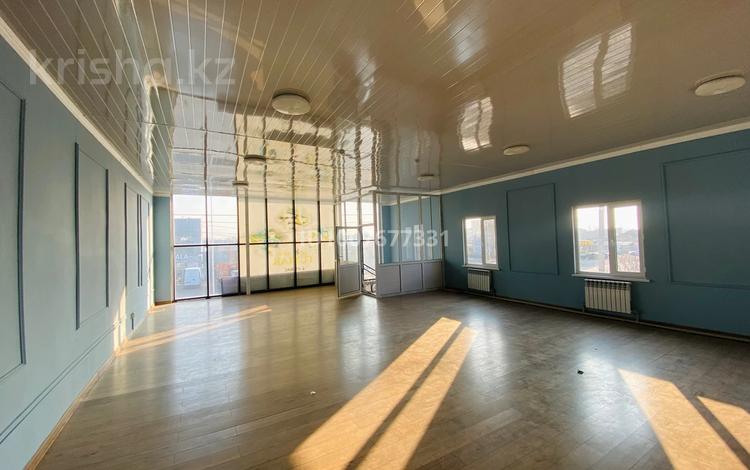 Свободное назначение, офисы, магазины и бутики, медцентры и аптеки, образование, конференц-залы, кабинеты и рабочие места, студии · 95 м² за 190 000 〒 в Таразе, мкр Улы Дала — фото 2