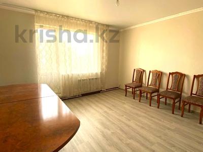 3-бөлмелі пәтер · 65 м² · 2/3 қабат, Стахановская 24, бағасы: 8 млн ₸ в Караганде, Алихана Бокейханова р-н