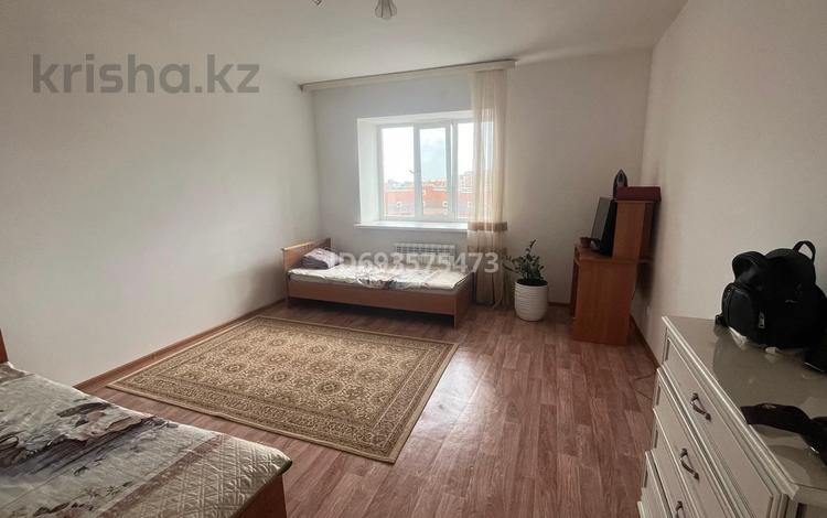 1-комнатная квартира, 43 м², 7/9 этаж, мкр. Алтын орда 4