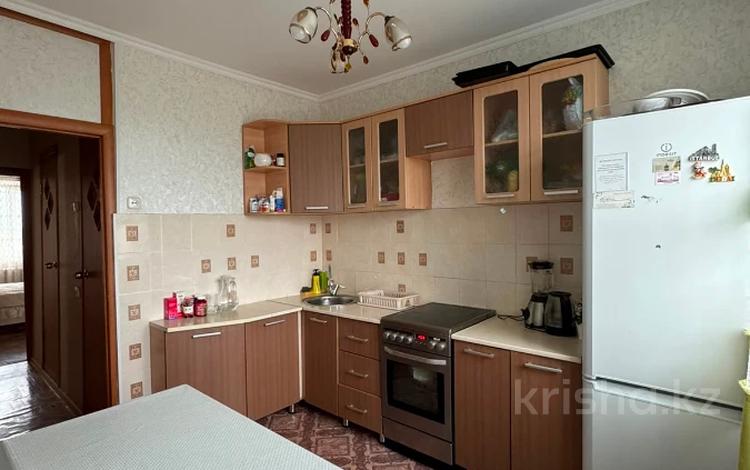 3-комнатная квартира · 65 м² · 9/10 этаж, Майкудук, мкр Голубые пруды за 21 млн ₸ в Караганде, Алихана Бокейханова р-н — фото 2
