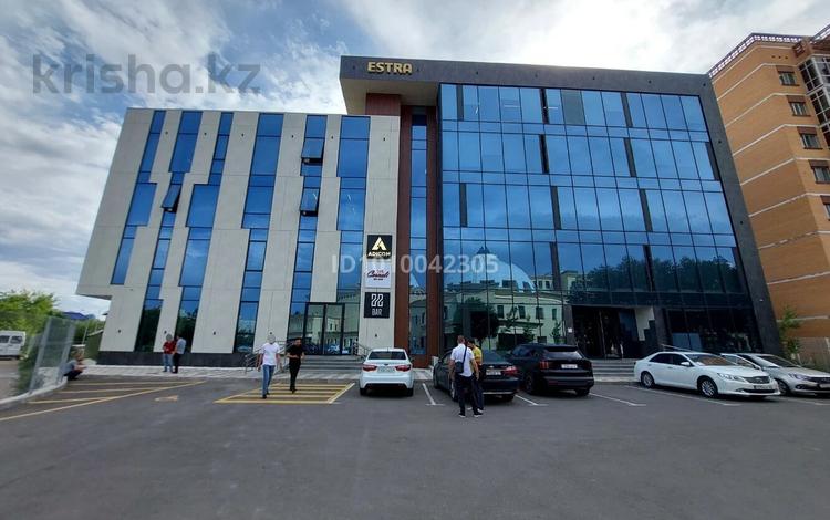 Офисы, магазины и бутики · 393 м² за 350 млн ₸ в Астане, Нура р-н — фото 10