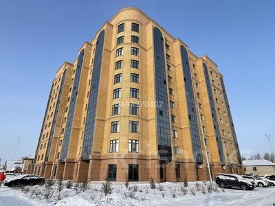 2-комнатная квартира, 50 м², 5/9 этаж помесячно, Сабатаева 77а за 180 000 〒 в Кокшетау