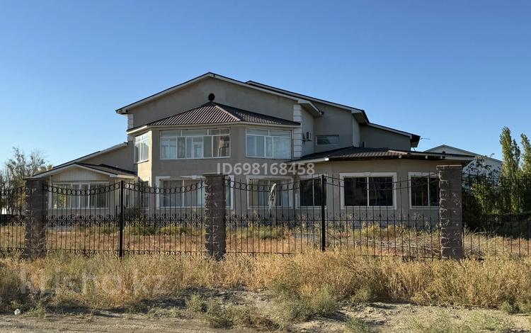 Отдельный дом · 5 комнат · 700 м² · 23 сот., Тулепов 21 — Парк победы за 150 млн 〒 в Атырау — фото 2