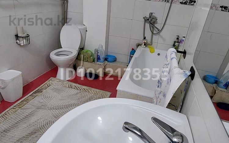 2-бөлмелі пәтер · 50 м² · 5/5 қабат, 8-й мкр. 12А, бағасы: 20 млн ₸ в Шымкенте, Абайский р-н — фото 3