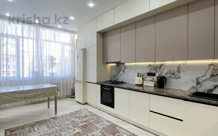 3-комнатная квартира, 97.5 м², 8/9 этаж, 17-й мкр 96