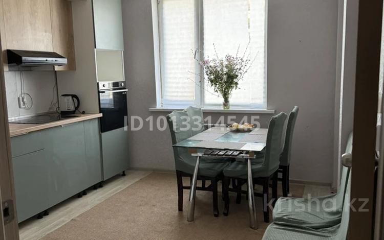3-комнатная квартира · 90 м² · 1/9 этаж, Есенберлина 70 за 30 000 ₸ в Усть-Каменогорске, Ульбинский — фото 2