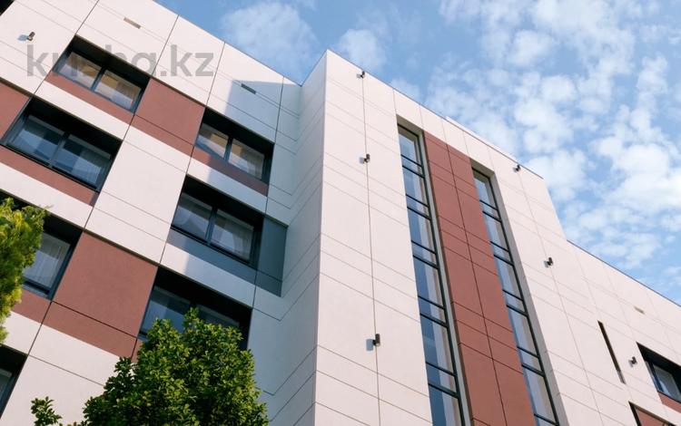 4-комнатная квартира · 122.8 м² · 4/5 этаж, Кокжал Барака 18 а, б, в за ~ 53.7 млн ₸ в Усть-Каменогорске — фото 2