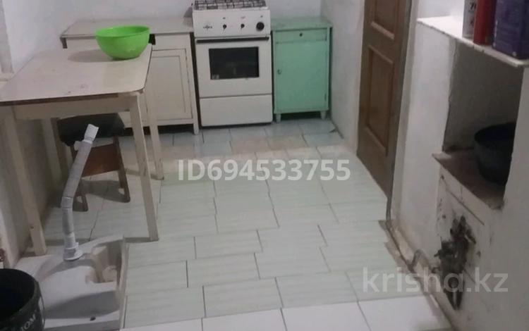 Отдельный дом · 2 комнаты · 40 м² · 8 сот., Асау барақ за 60 000 ₸ в Актобе, мкр. Курмыш — фото 2