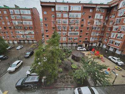 3-бөлмелі пәтер · 108 м² · 4/7 қабат, Назарбаева 233/3, бағасы: 64.5 млн ₸ в Уральске