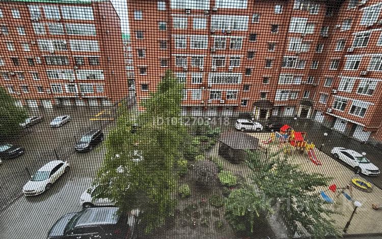 3-бөлмелі пәтер · 108 м² · 4/7 қабат, Назарбаева 233/3, бағасы: 64.5 млн ₸ в Уральске — фото 3