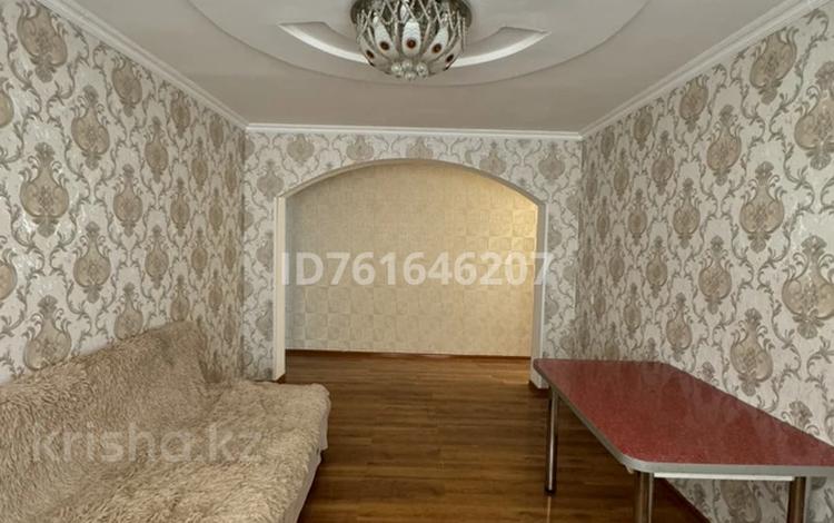 3-комнатная квартира · 60 м² · 1/2 этаж, 2 мкр самал 13 дом 4 — 2 мкр за 12 млн 〒 в Туркестане — фото 2