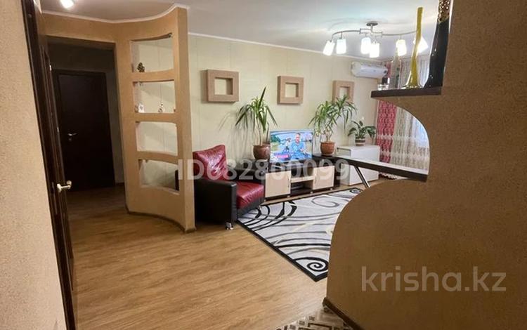 3-комнатная квартира, 79 м², 1/10 этаж, Казыбек би 36 за 35.8 млн 〒 в Усть-Каменогорске — фото 24