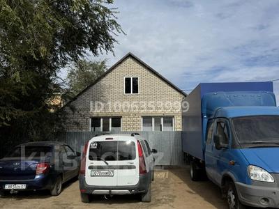 Отдельный дом · 3 комнаты · 100 м² · 4 сот., мкр Жана Орда, Токсанова 51 — Яблоневая Токсанова за 20 млн 〒 в Уральске