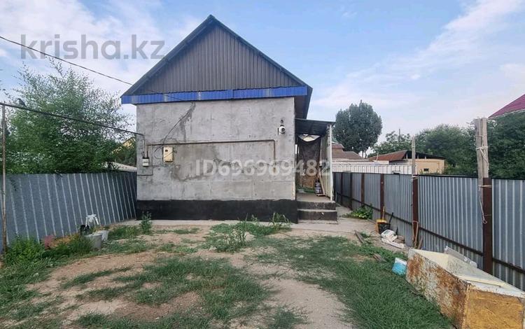 Отдельный дом · 3 комнаты · 70 м² · 5 сот., мкр Айгерим-1 44 — Саги Ашимова 44 за 220 000 ₸ в Алматы, Алатауский р-н — фото 2