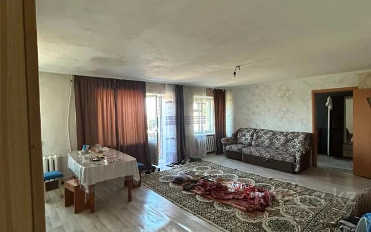 3-комнатная квартира · 57.2 м² · 3/4 этаж, Юность 4 за 14.8 млн ₸ в Семее — фото 2