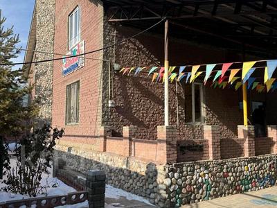 Отдельный дом · 6 комнат · 345 м², Мкр Автобаза 1 за 1 млн 〒 в Талгаре