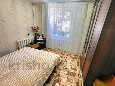 2-комнатная квартира, 52 м², 1/5 этаж, 4 мкр 26 за 15.5 млн 〒 в Уральске