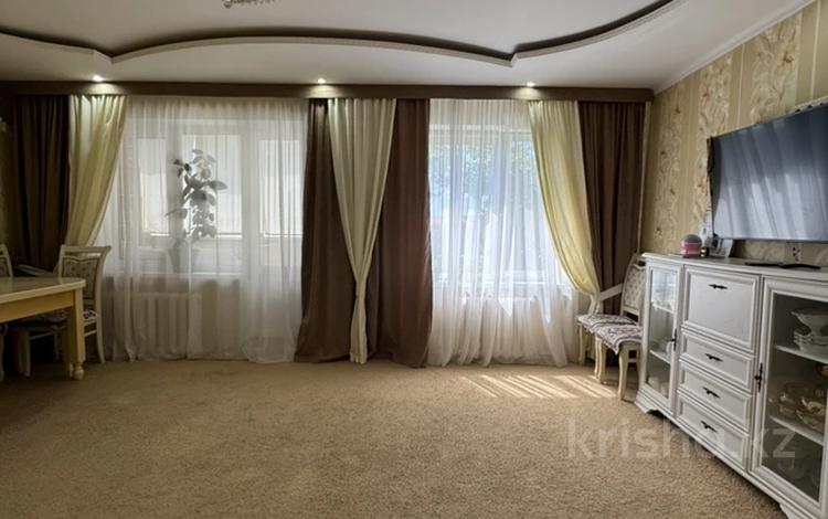 3-комнатная квартира · 69 м² · 5/5 этаж, Толстого за 22.5 млн ₸ в Уральске — фото 2