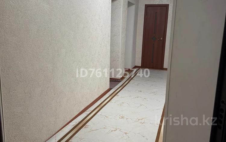 2-комнатная квартира · 54 м² · 1/5 этаж · помесячно, мкр 11, Н.шайкенова 12 за 170 000 〒 в Актобе — фото 2