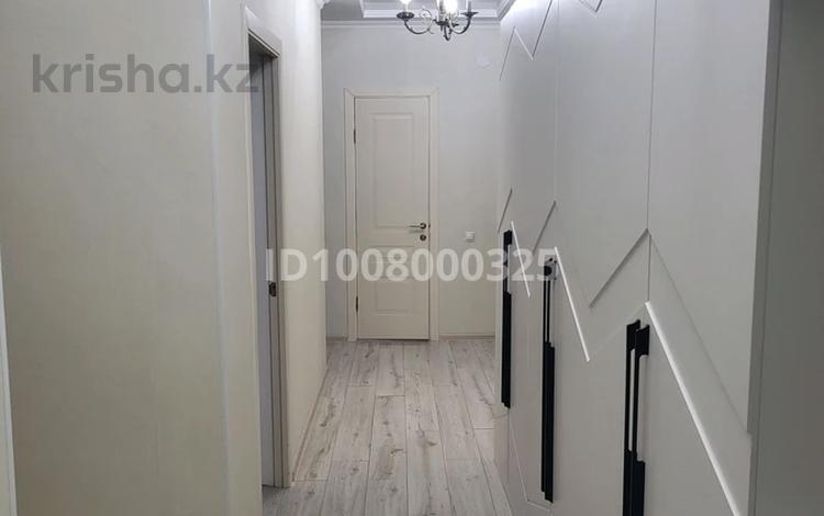 3-комнатная квартира · 80.8 м² · 7/9 этаж, мкр Нурсая, Таумуш Жумагалиев за 37.5 млн ₸ в Атырау — фото 2