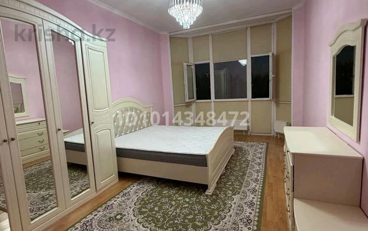 3-комнатная квартира · 120 м² · 6/8 этаж, Ықылас Дукенулы 4 — Бейбітшілік-дукенулы за 350 000 ₸ в Астане, Нура р-н — фото 2