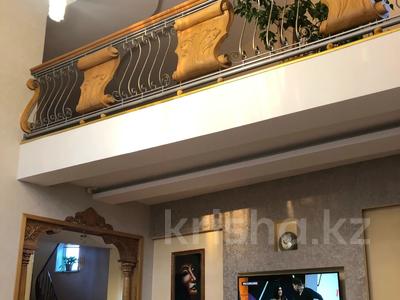 Отдельный дом · 7 комнат · 379 м² · 12 сот., Самал -3 5 за 87.5 млн 〒 в Уральске